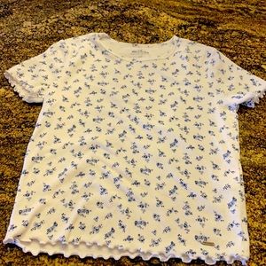 Hollister soft -T, gentle floral print